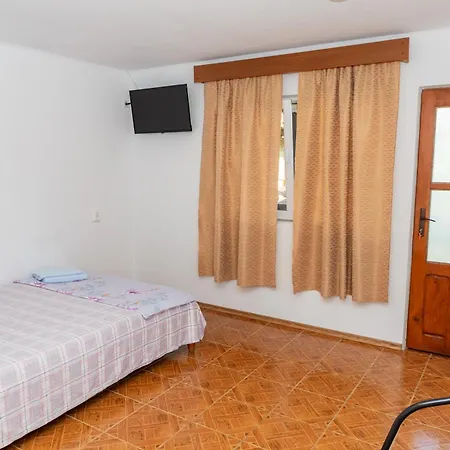 Casa Tudor Gazde/Camere de închiriat *